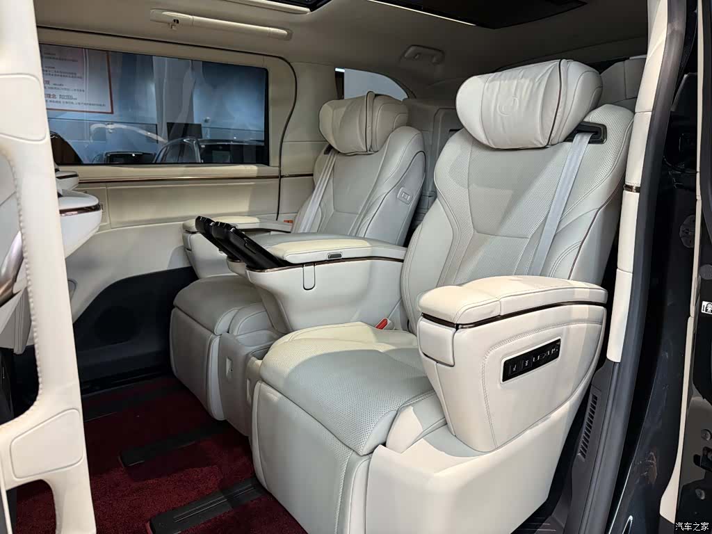 Lexus LM, 2024 7