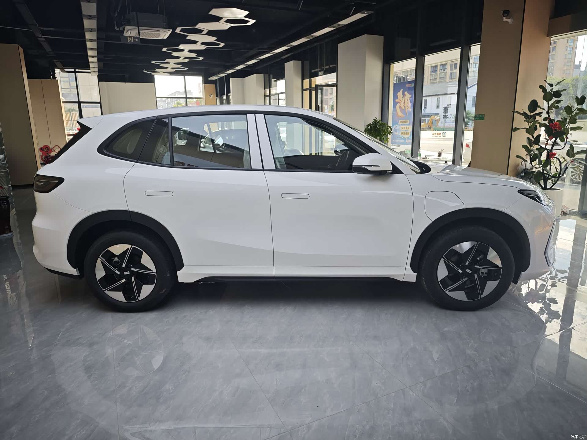 Geely Galaxy E5, 2026 3