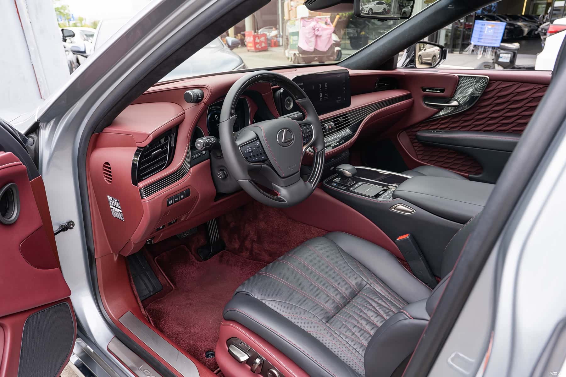 Lexus LS, 2021 8