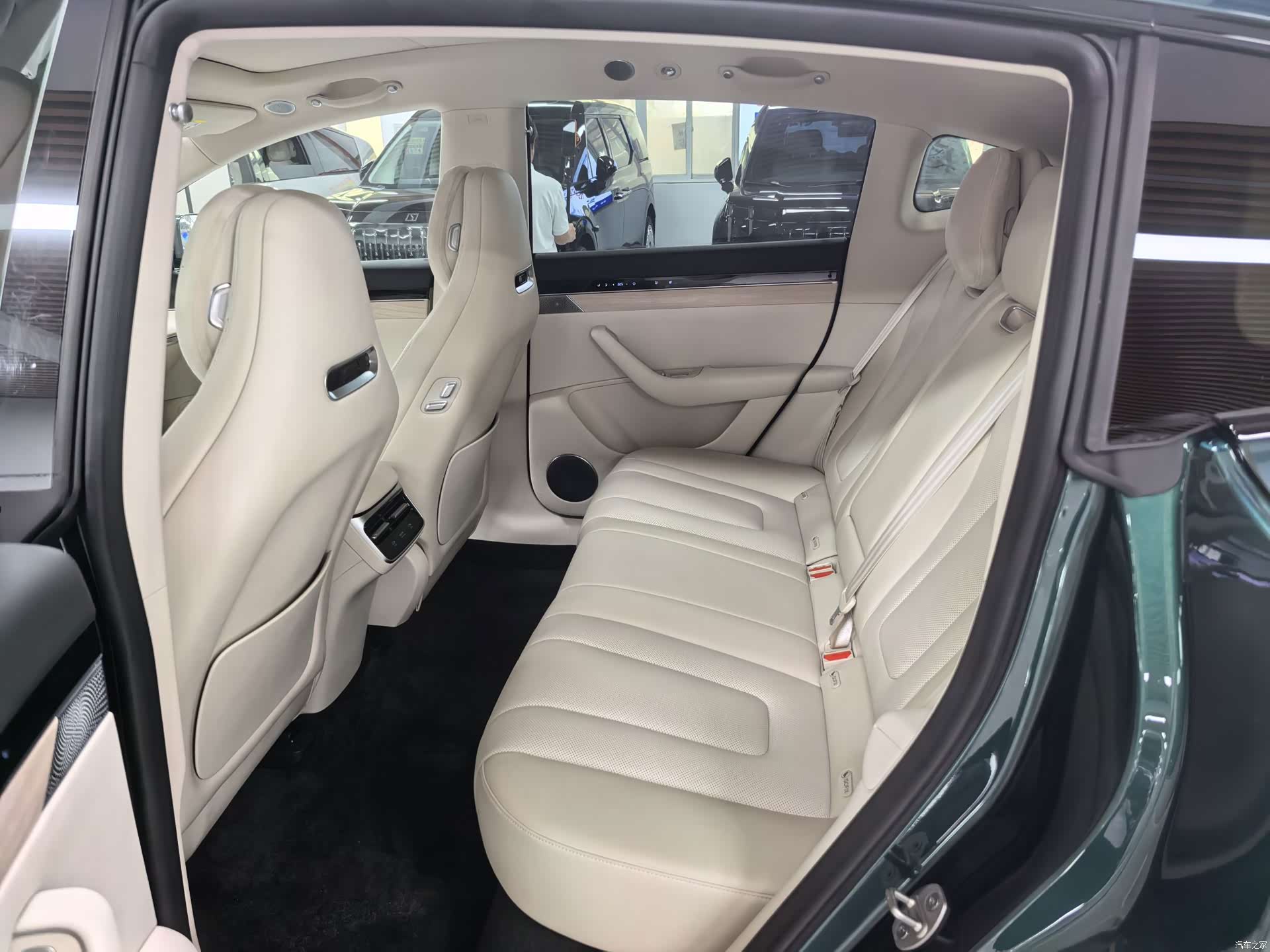 Luxeed R7, 2025 3