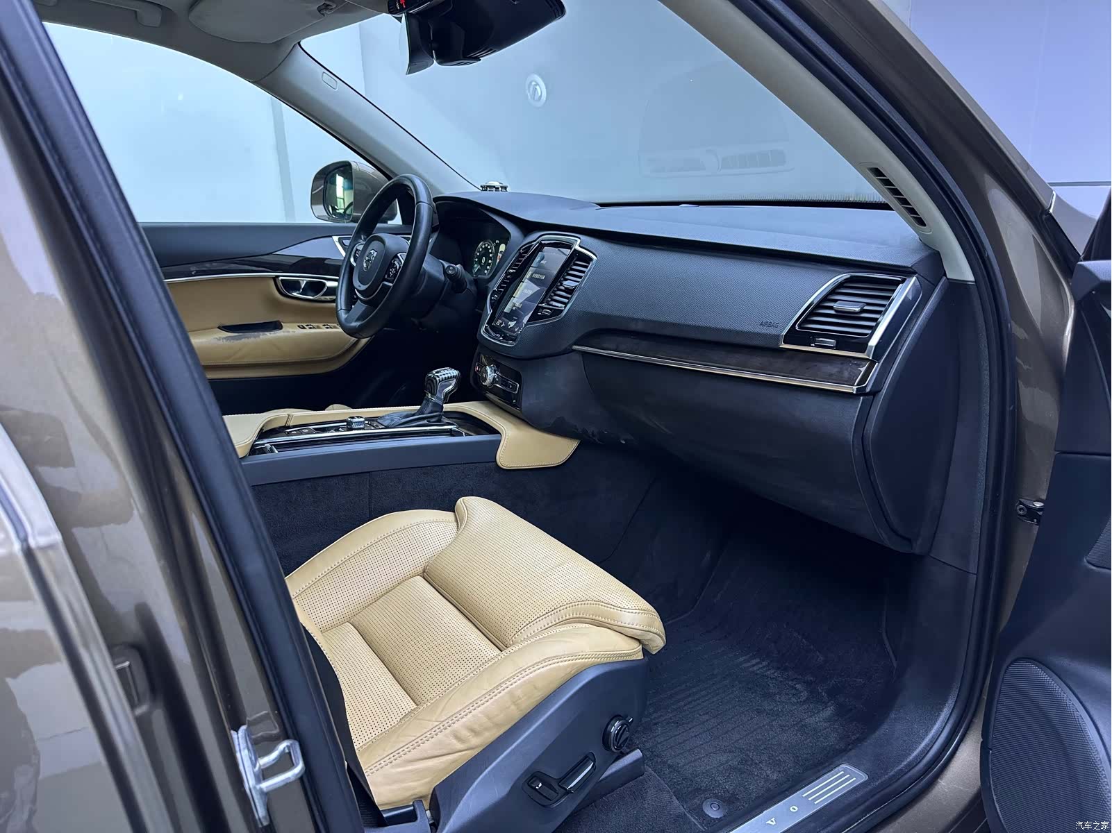 Volvo XC90, 2015 13