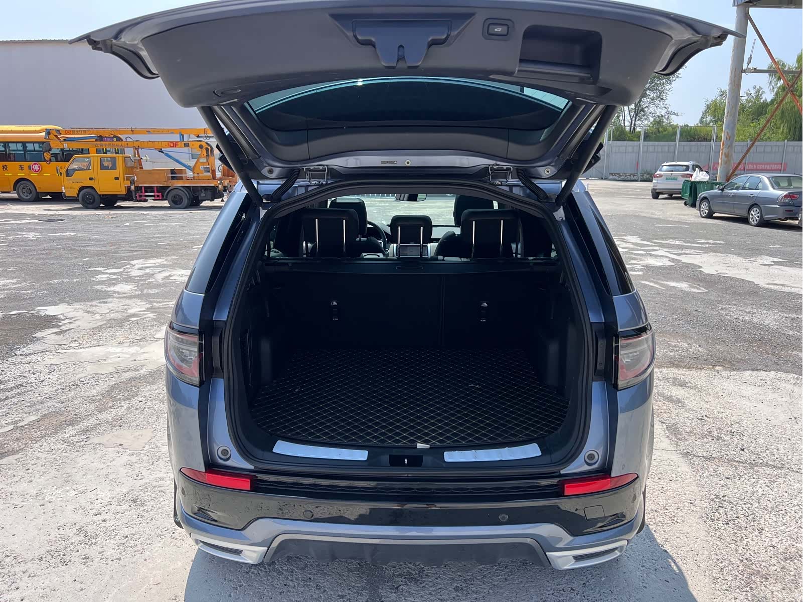 Land Rover Discovery, 2023 15