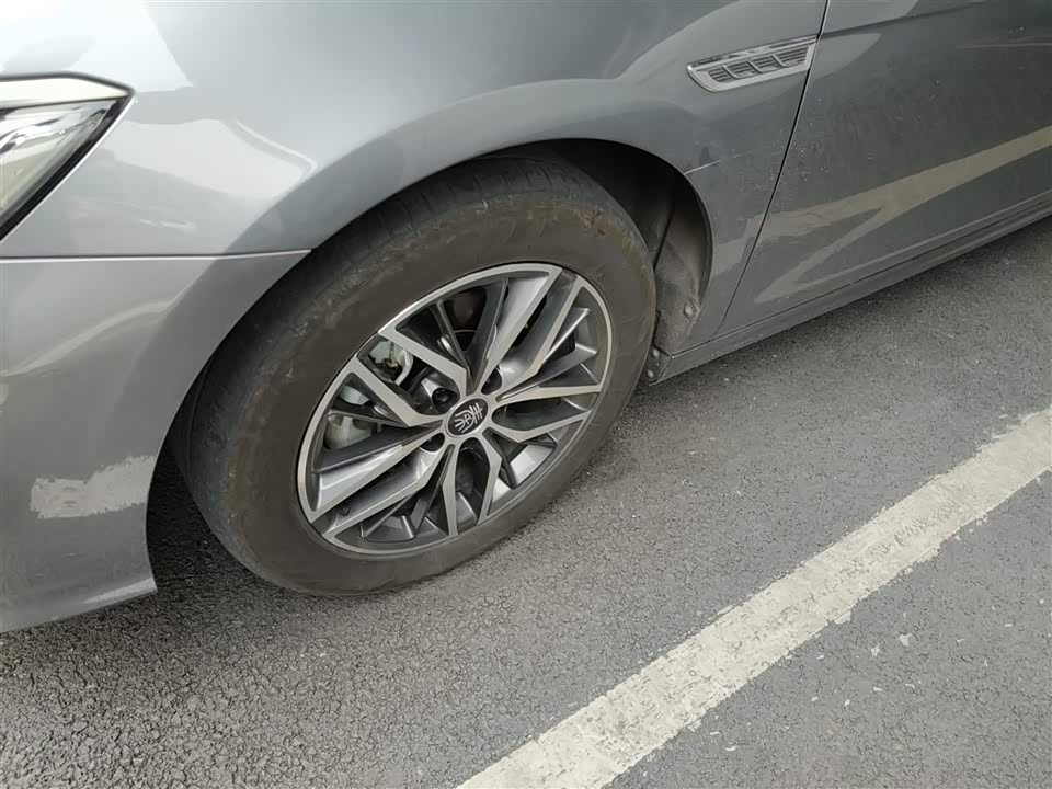BYD Qin Yuan BYD Qin Yuan