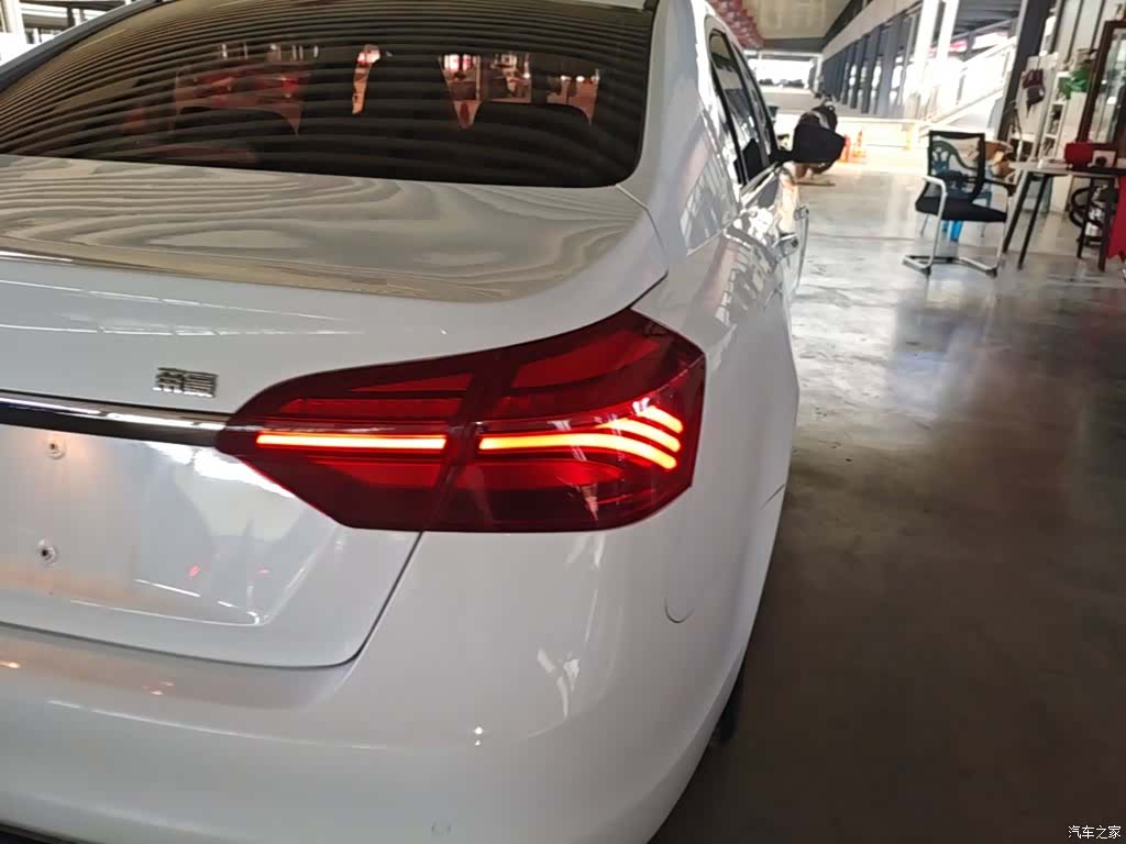 Geely Emgrand, 2018 8