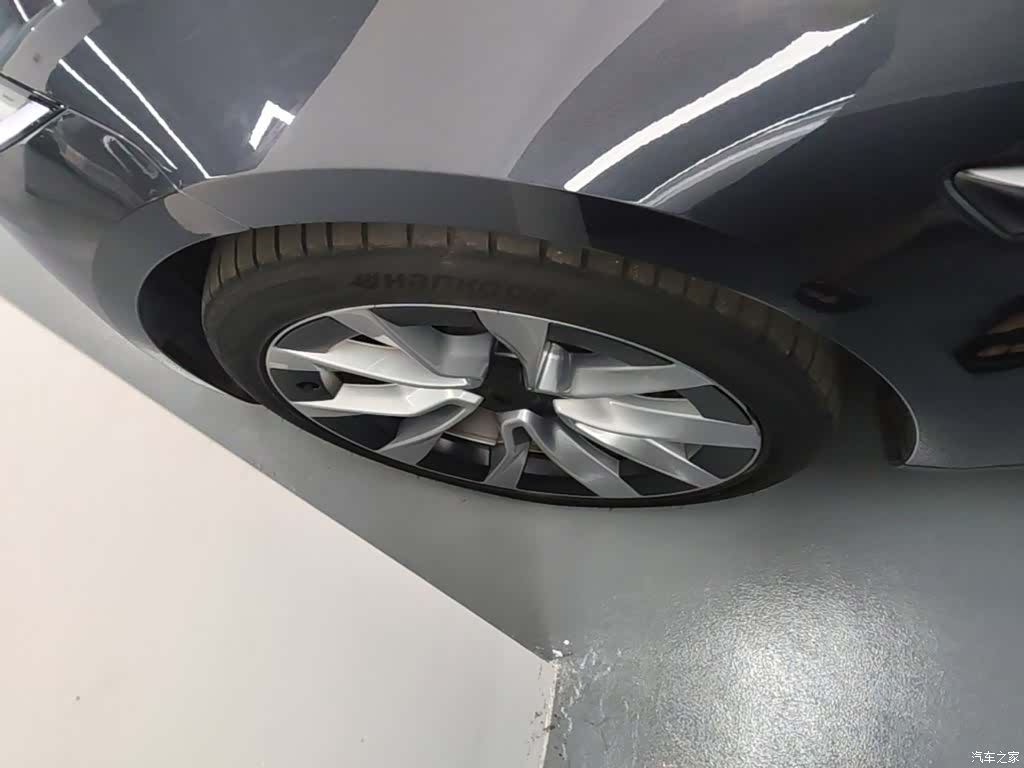 Tesla Model 3, 2025 23