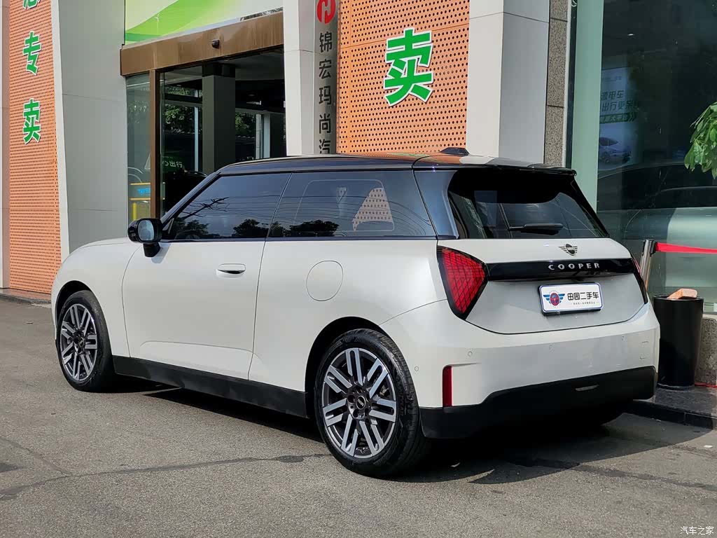 Mini Cooper, 2025 4