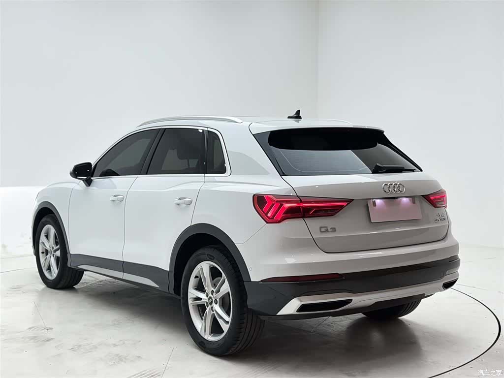 Audi Q3, 2022 4