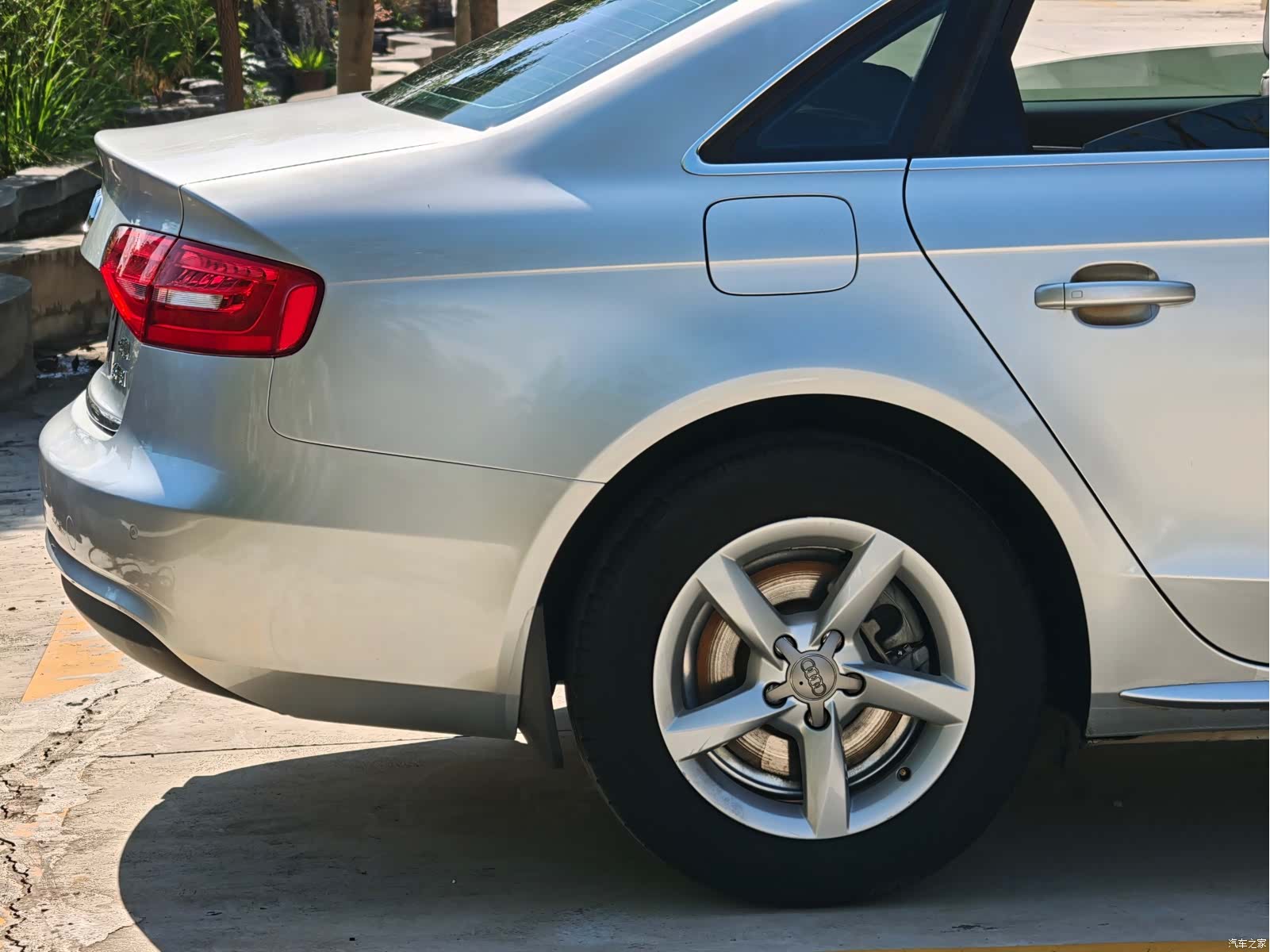 Audi A4L, 2012 6
