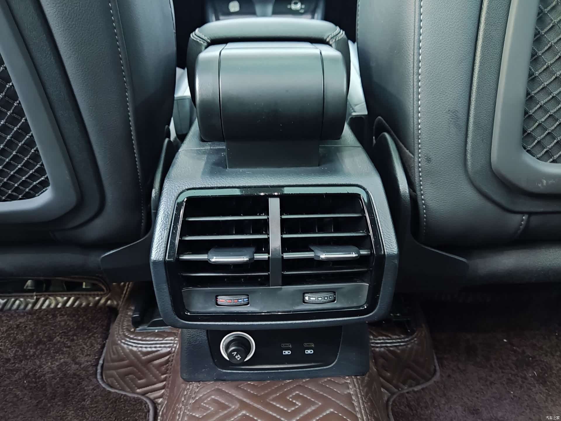 Audi Q3, 2022 14