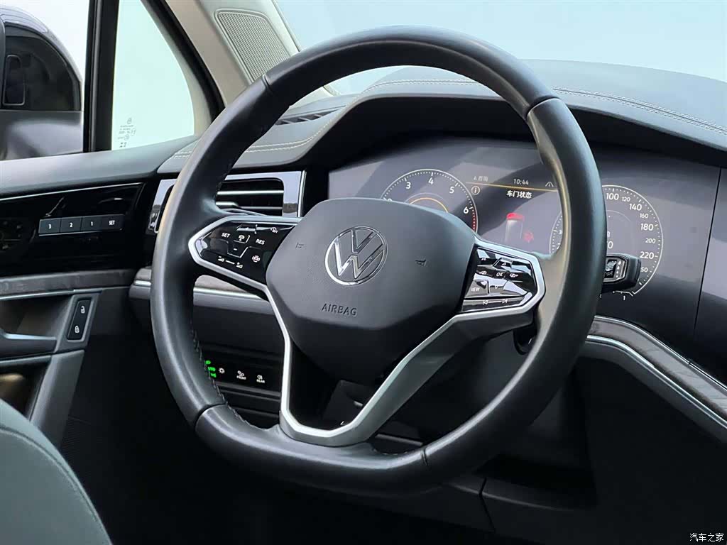 Volkswagen Touareg, 2024 28