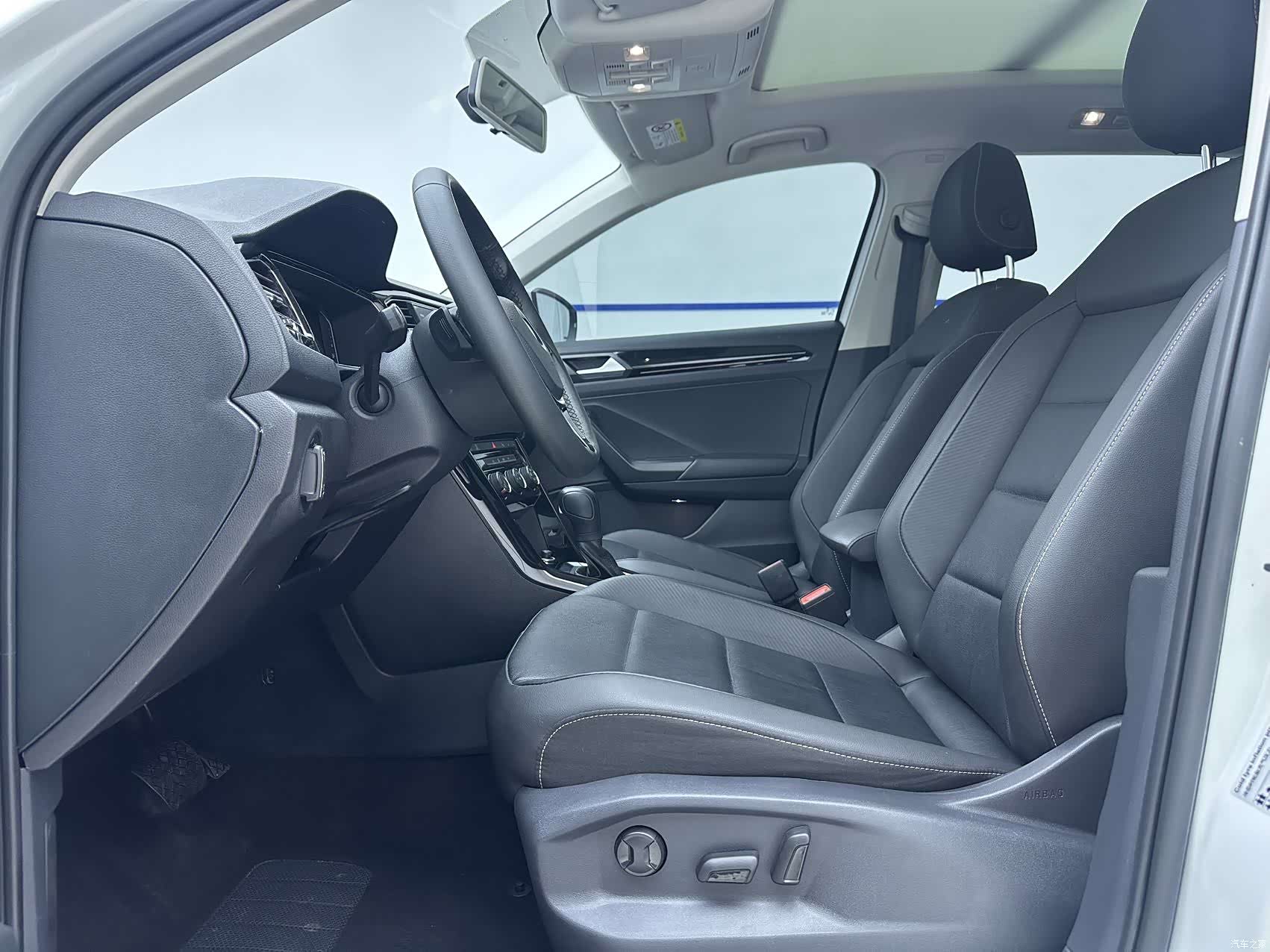 Volkswagen T-ROC, 2022 7