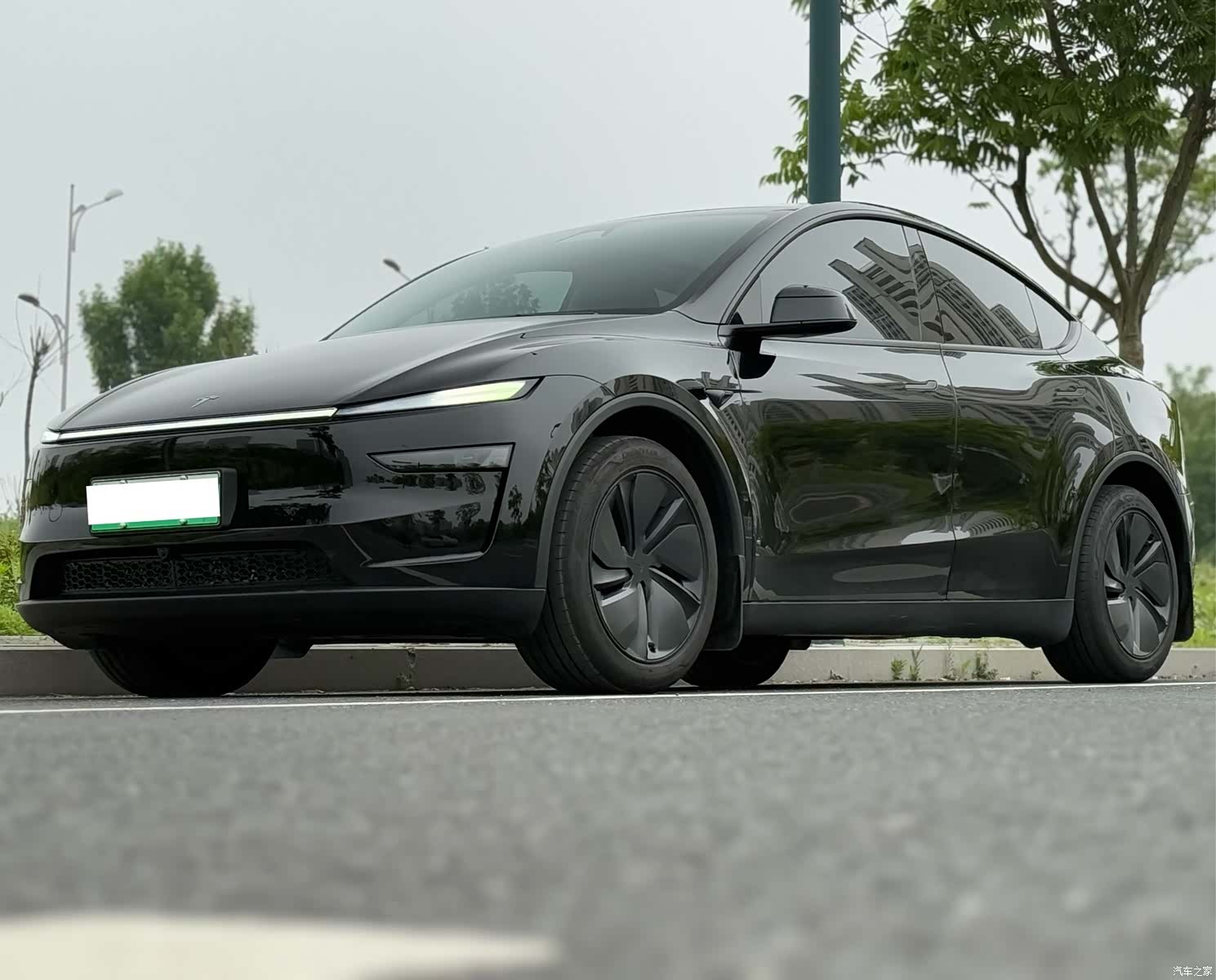 Tesla Model Y, 2025 2