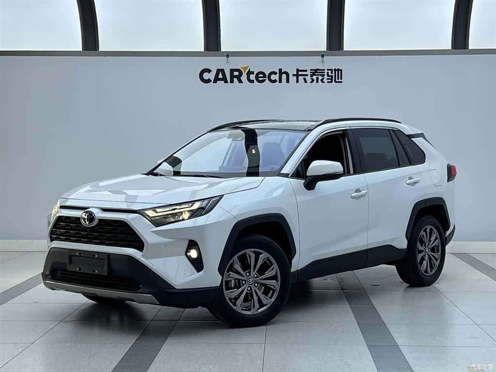 Toyota RAV4, 2024 1