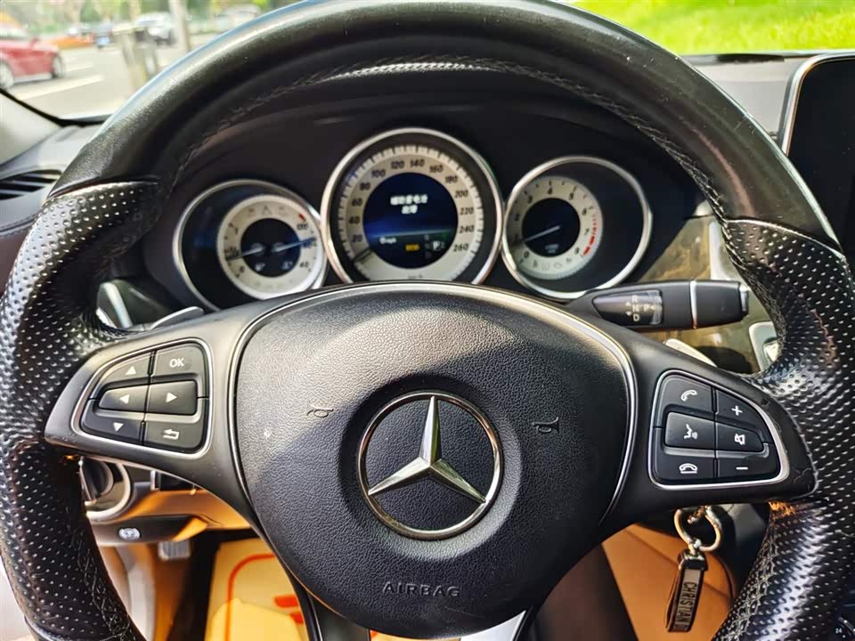 Mercedes-Benz CLS Mercedes-Benz CLS