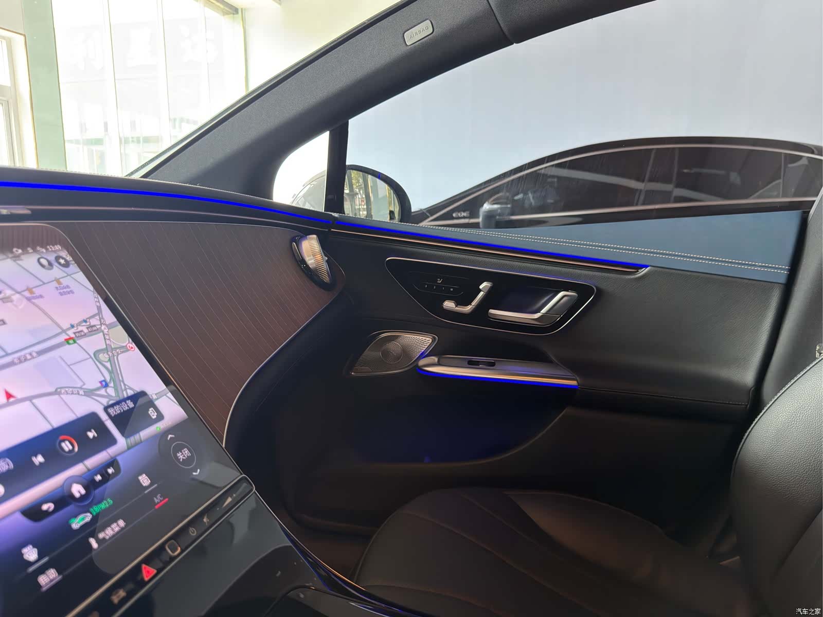 Mercedes-Benz EQE, 2024 10