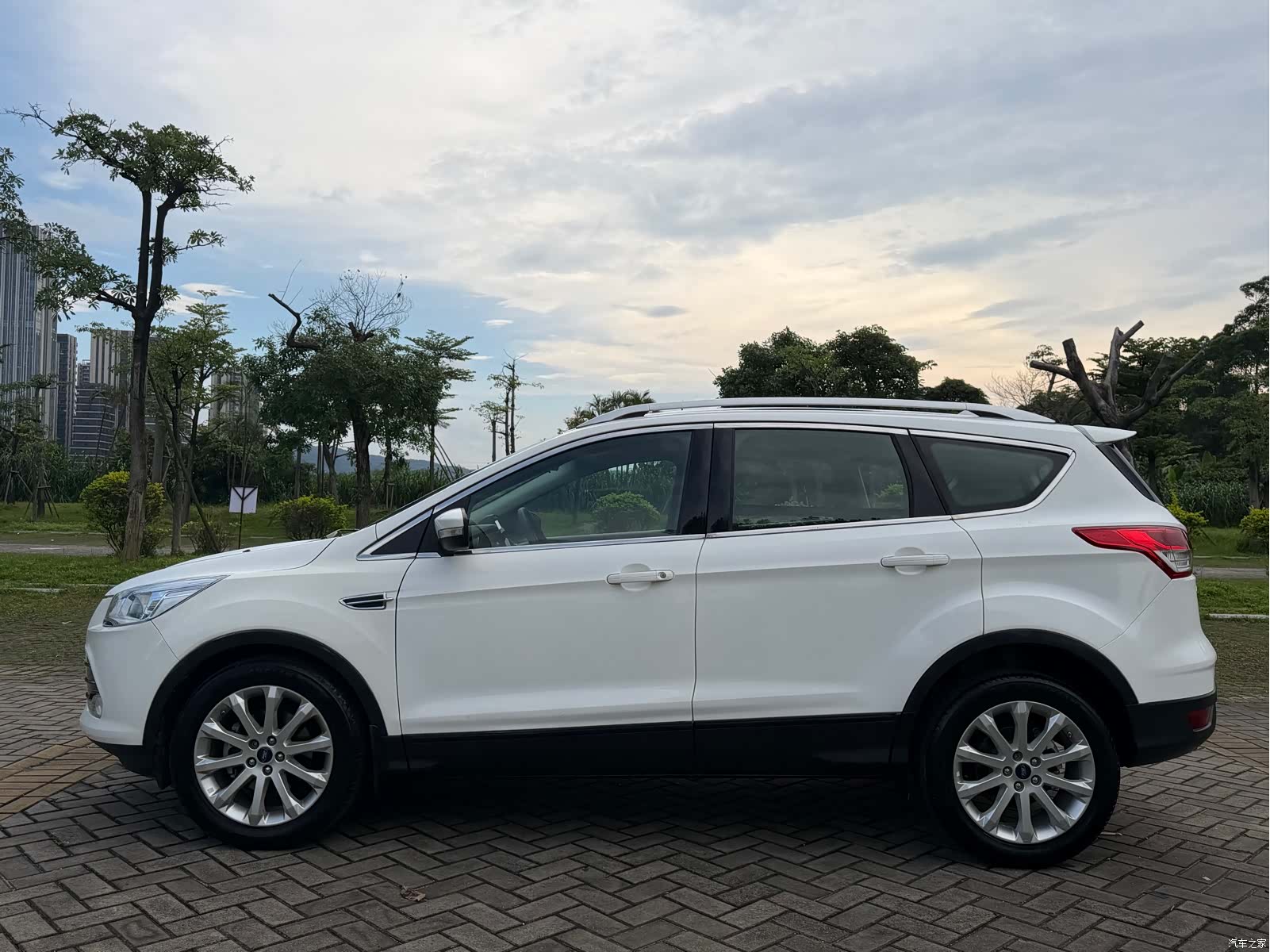 Ford Kuga, 2016 7