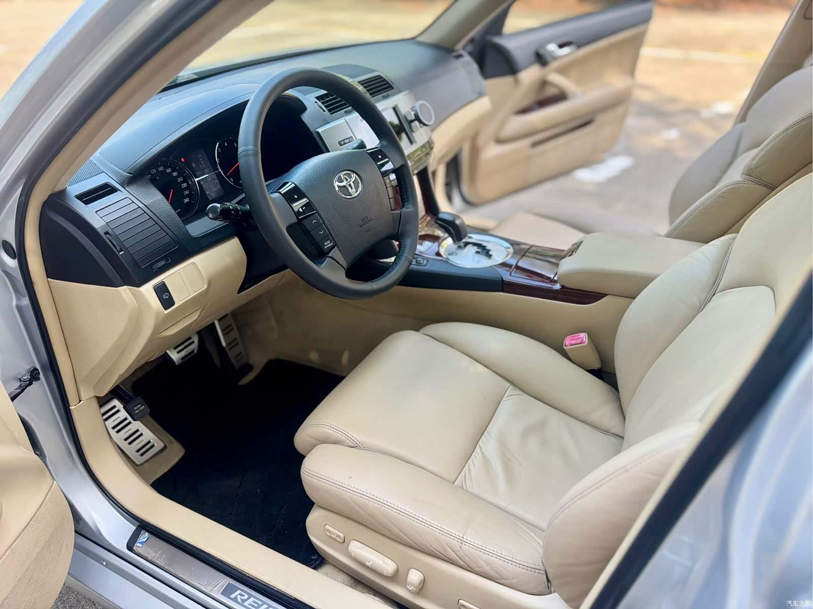 Toyota 2.5S, 2010 4