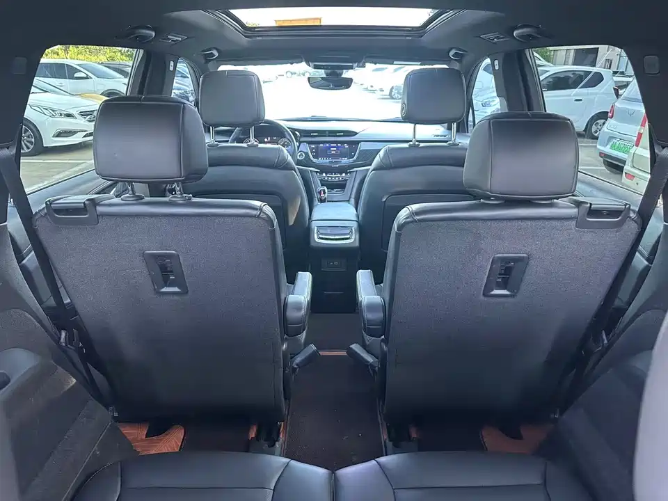 Cadillac XT6