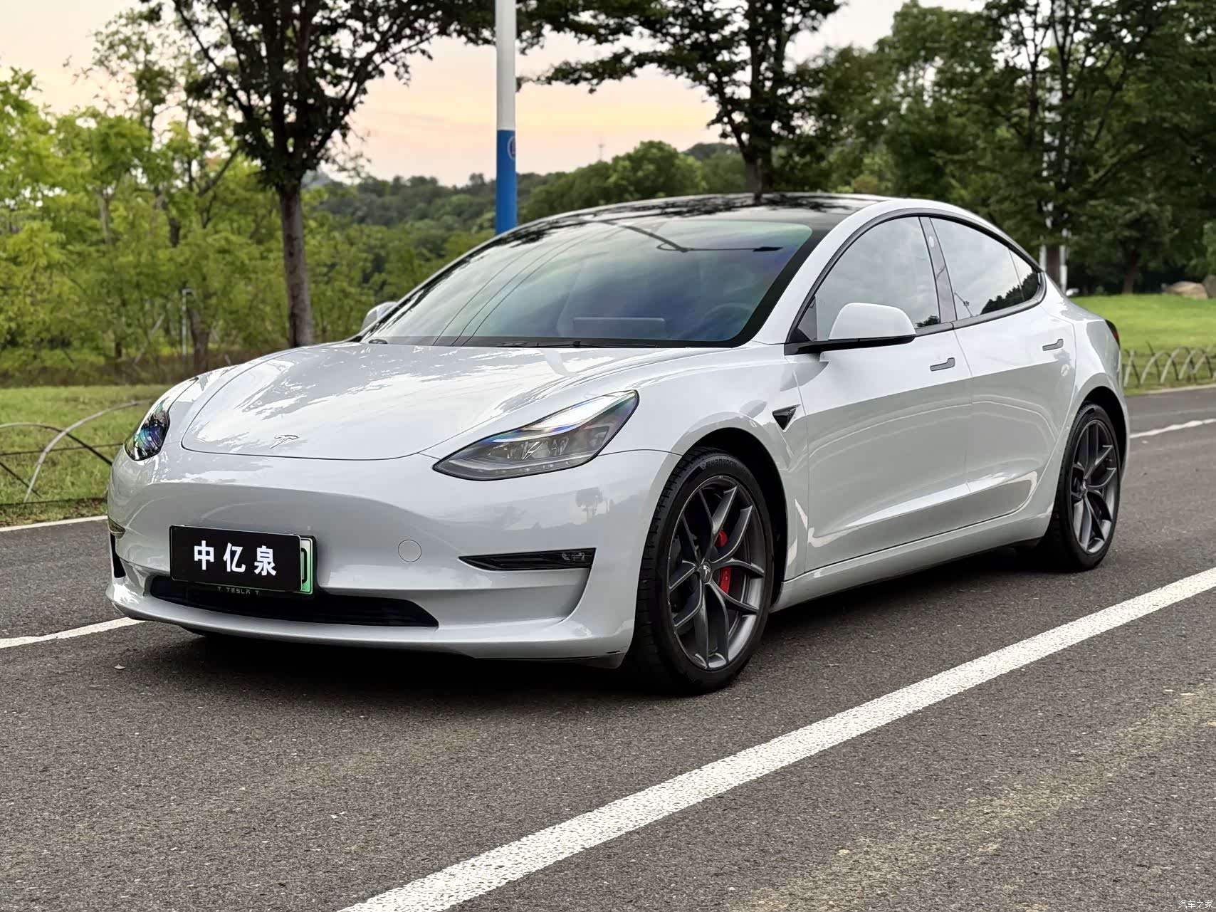 Tesla Model 3, 2021 1