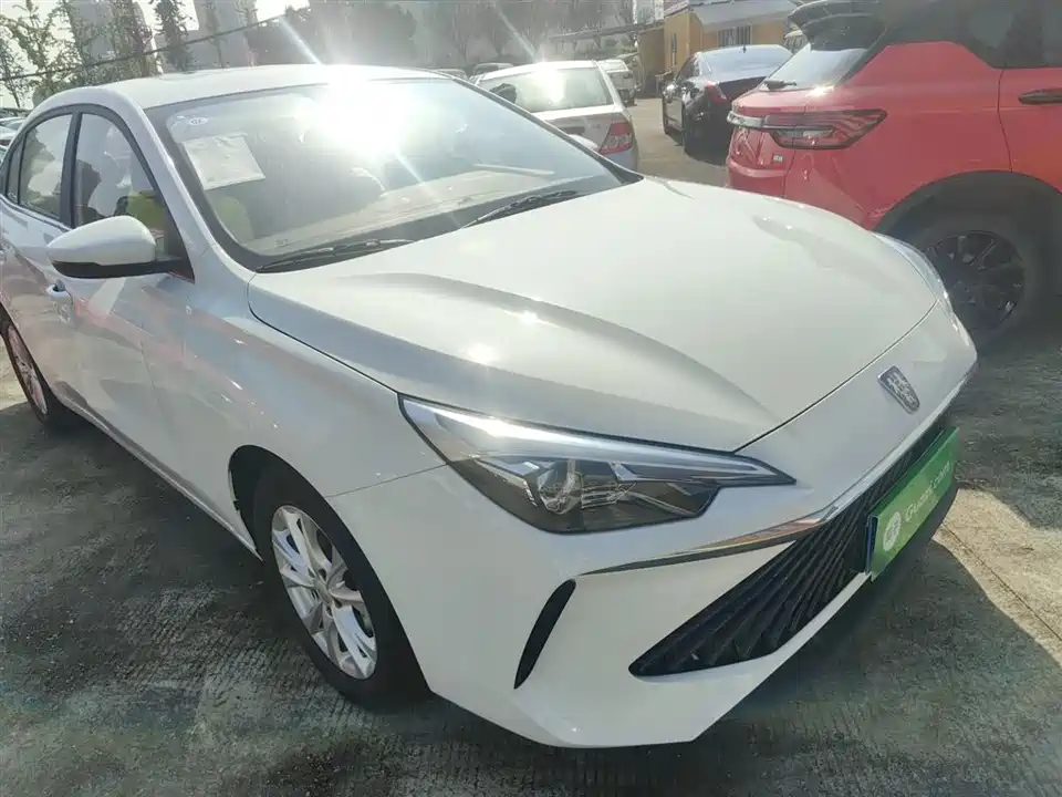 Roewe i5
