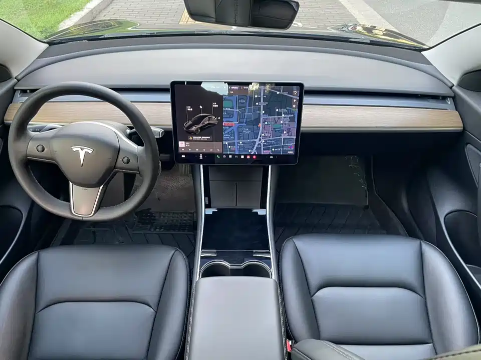 Tesla Model 3 Tesla Model 3