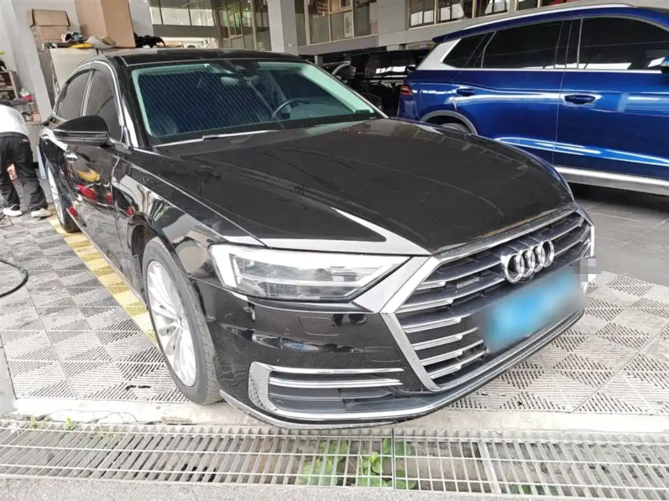 Audi A8