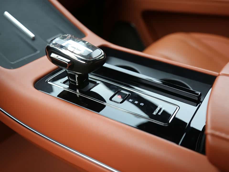 AITO Ask the world M7