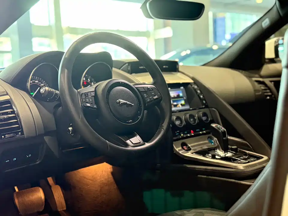 Jaguar F-TYPE