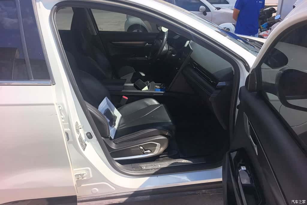 Xpeng G3i, 2023 8