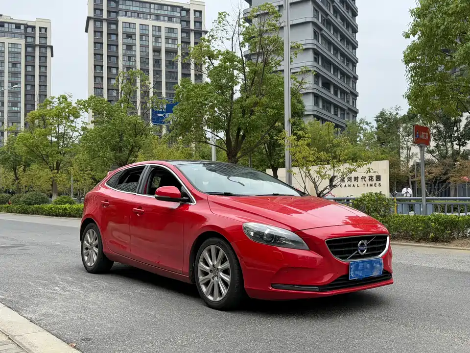 Volvo V40