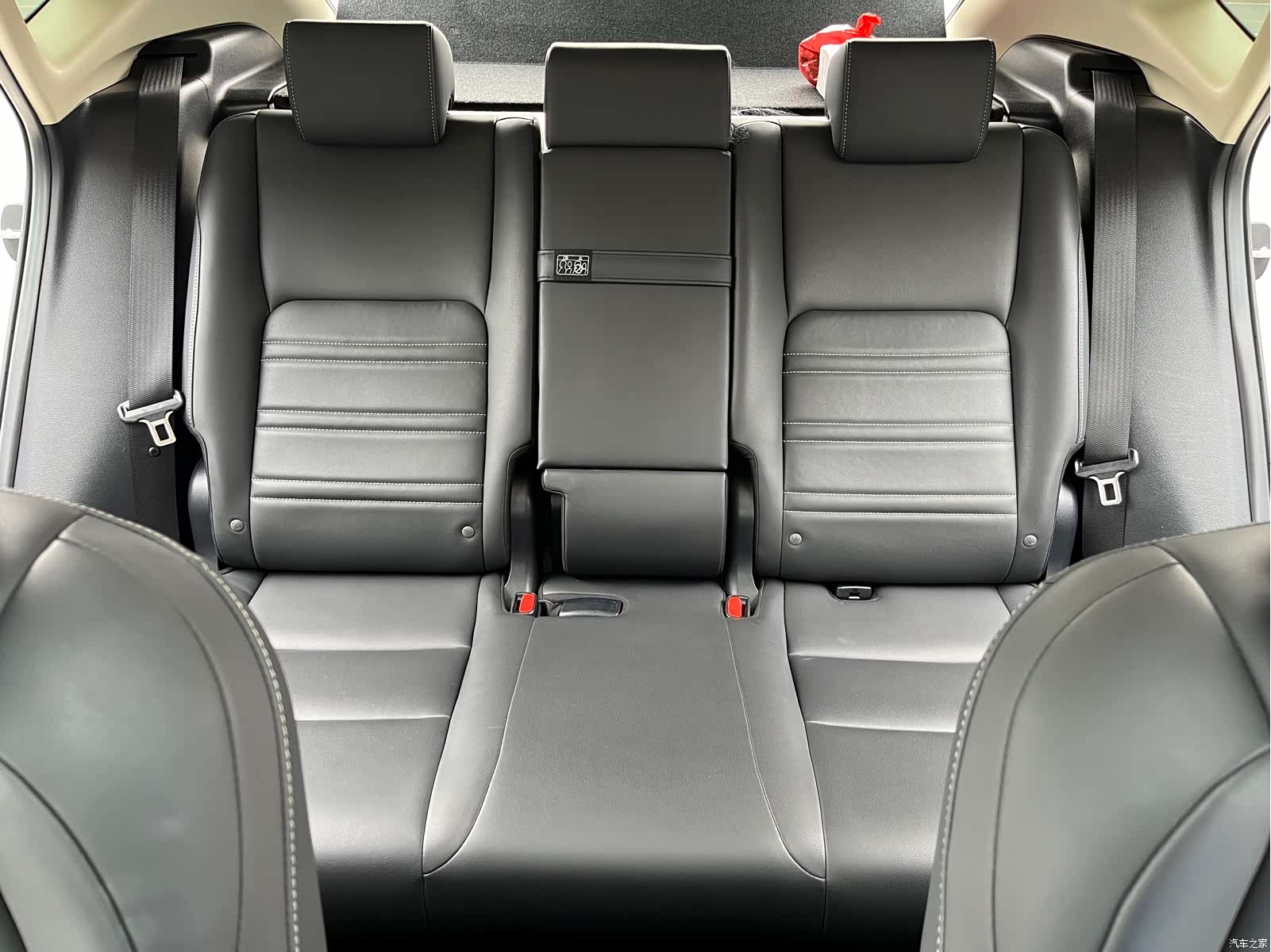 Lexus NX, 2015 11