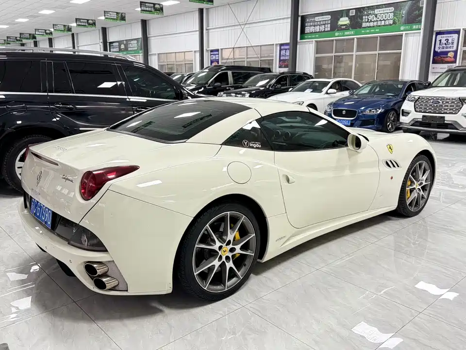 Ferrari California T