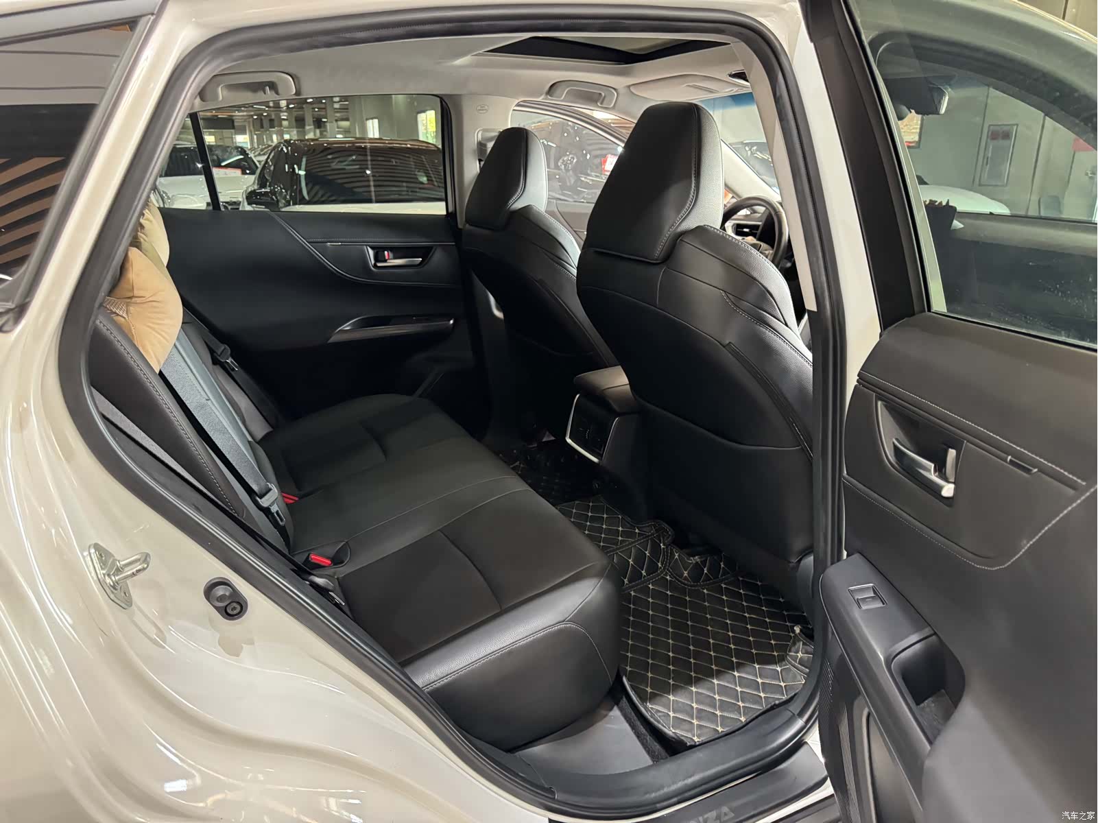 Toyota Venza, 2023 10