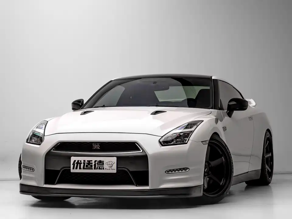Nissan GT-R