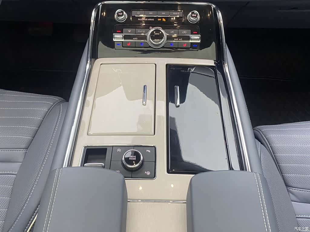 Lincoln Navigator, 2023 22
