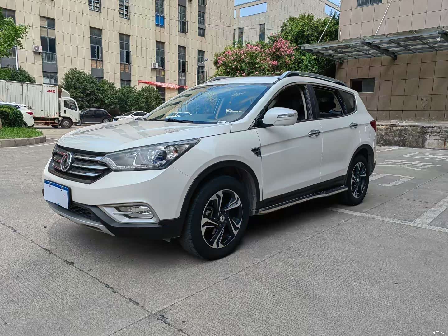 DongFeng AX7