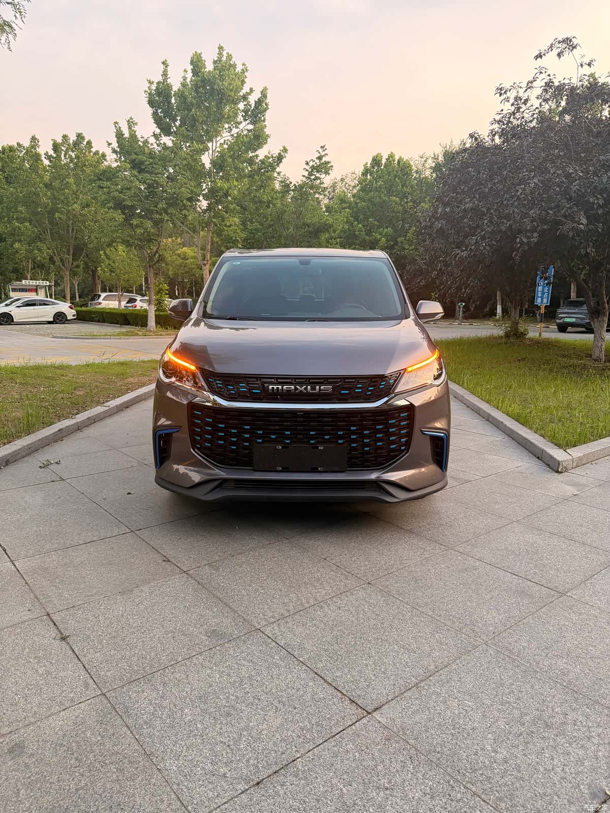 Maxus EUNIQ, 2021 1