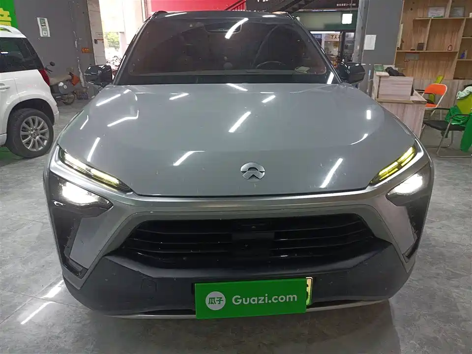 NIO ES8