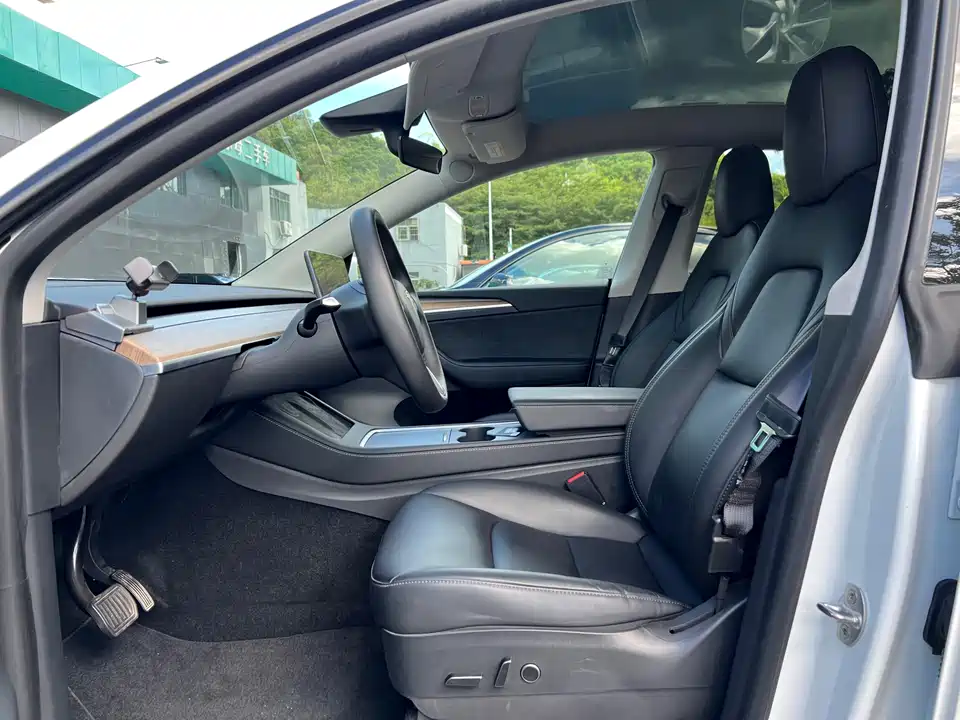 Tesla Model Y Tesla Model Y