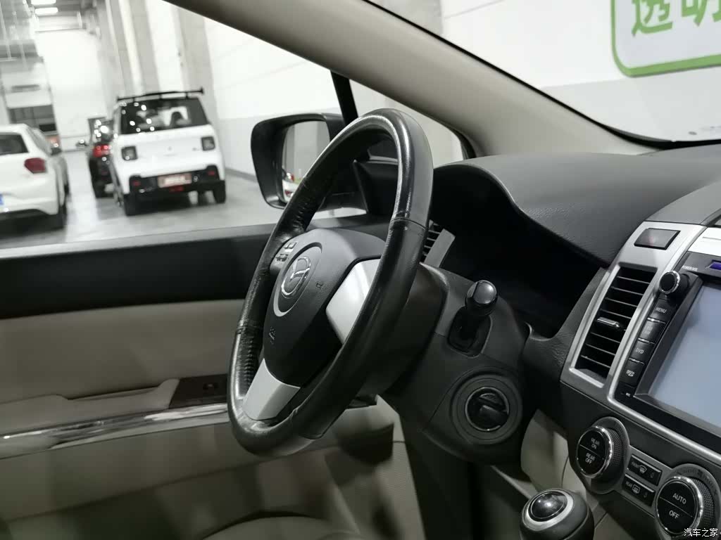 Mazda 8, 2013 22