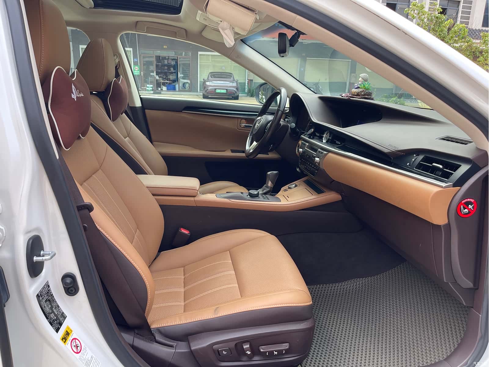 Lexus ES, 2018 12