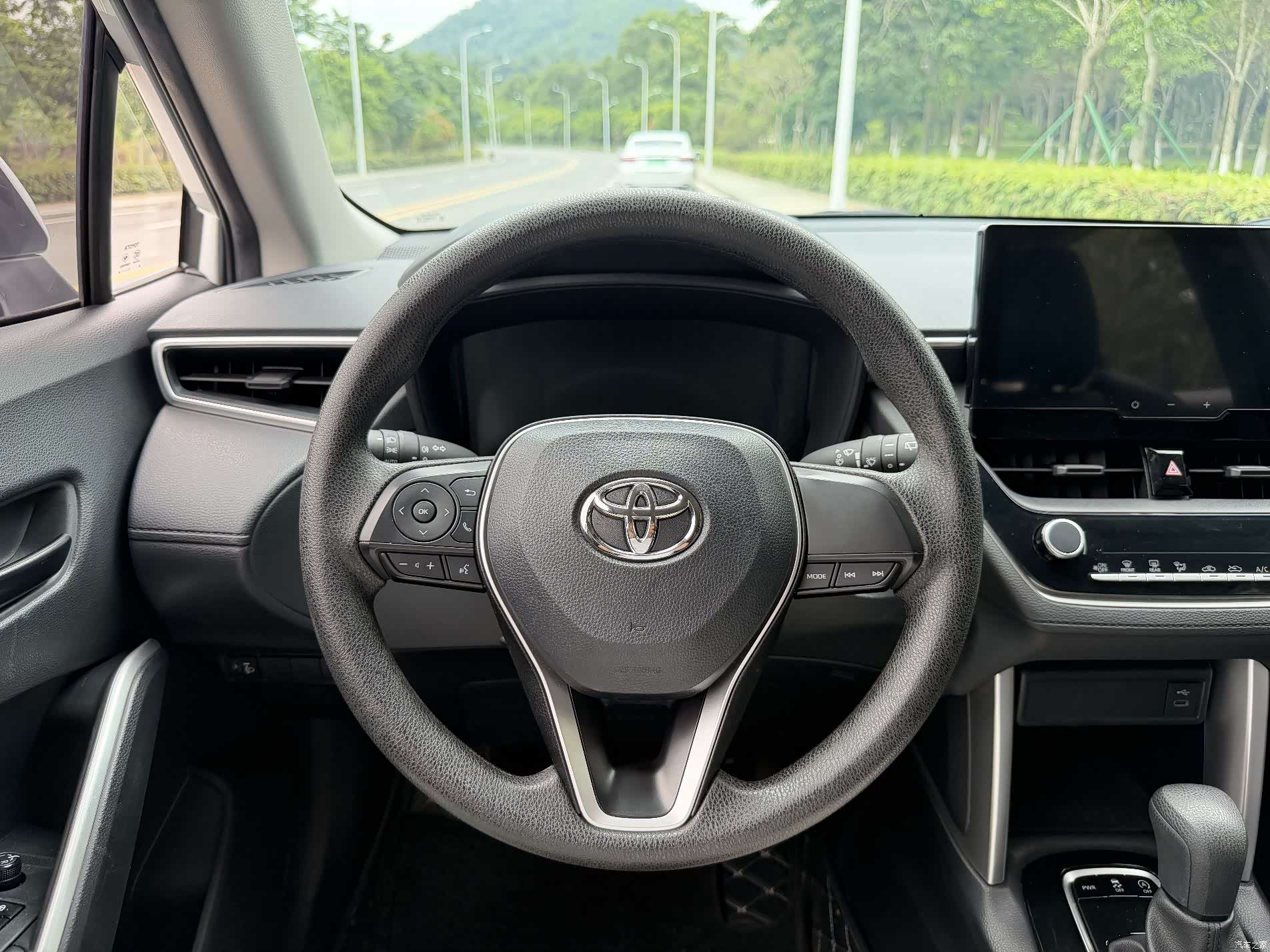 Toyota Frontlander, 2023 12