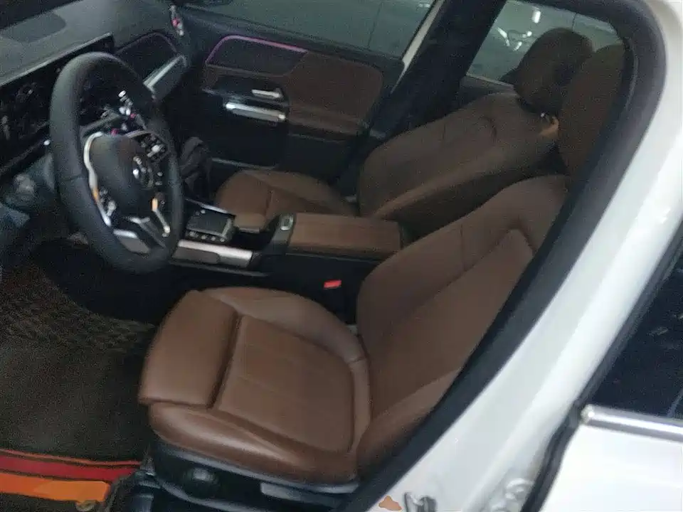 Mercedes-Benz GLB Mercedes-Benz GLB