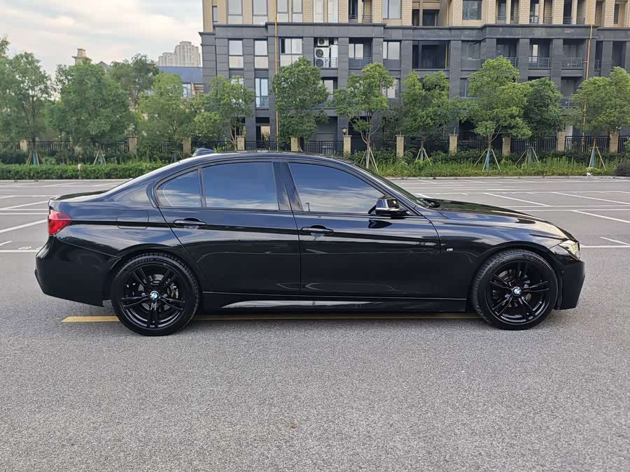 BMW 3 Series 2018, фото 4