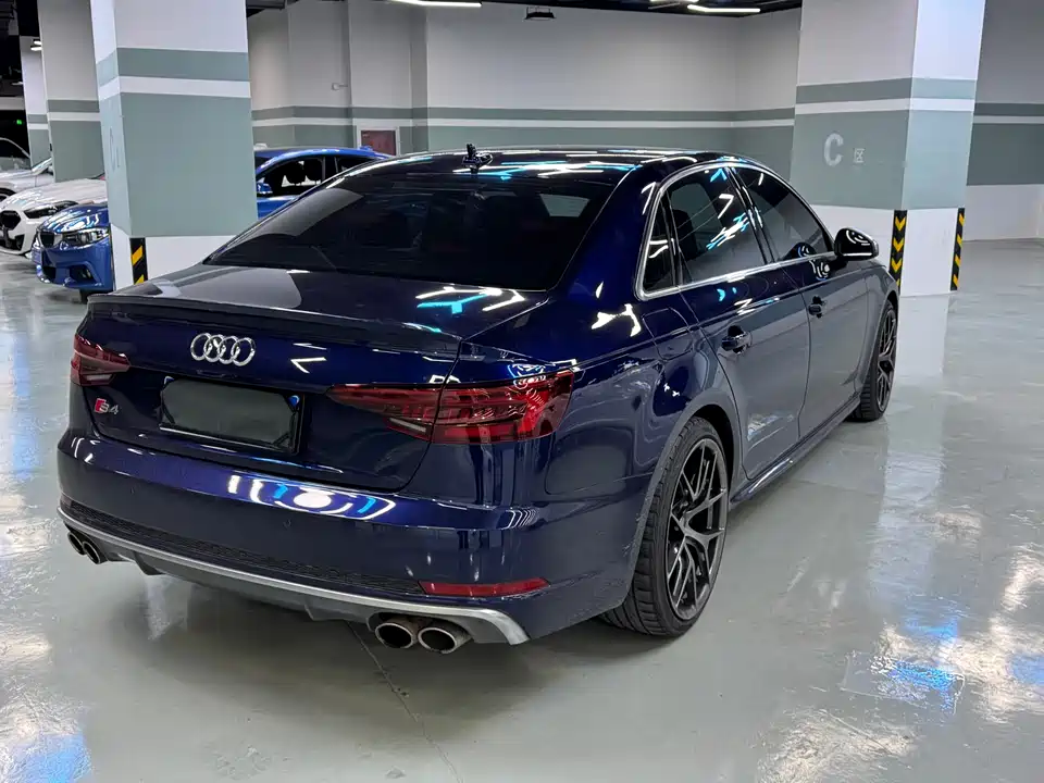 Audi S4