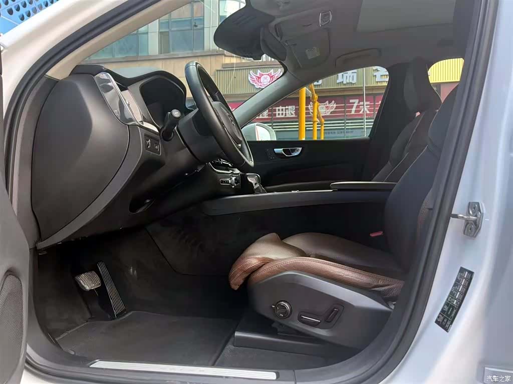 Volvo XC60, 2019 9