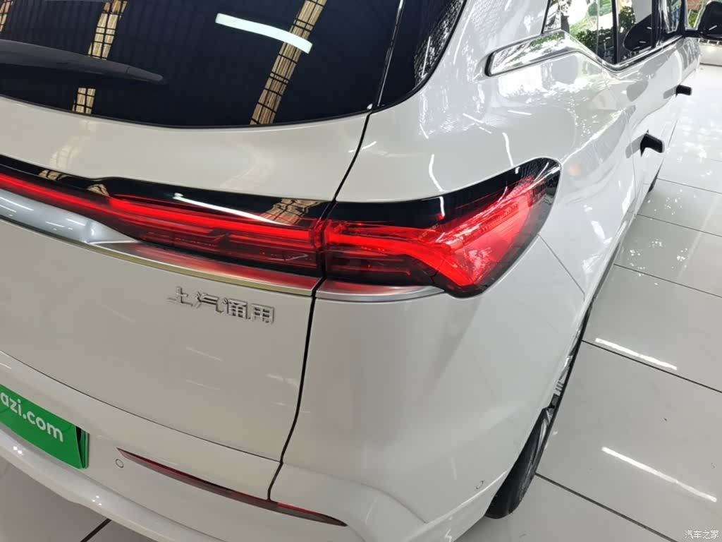 Buick E5, 2025 8