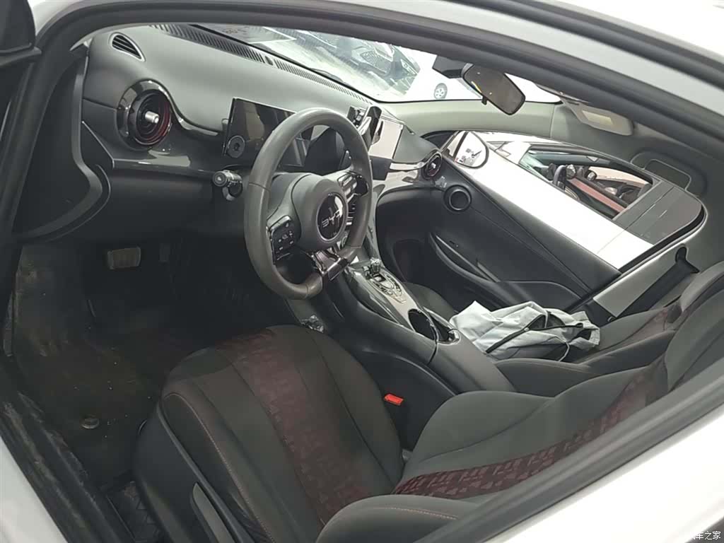 BYD E2, 2024 15