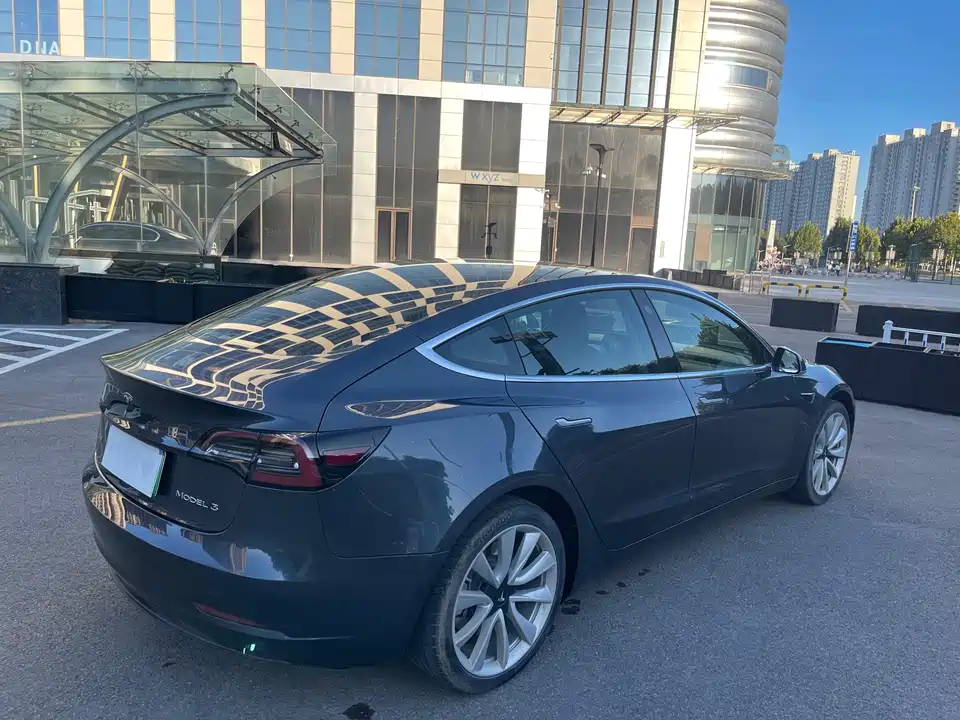 Tesla Model 3 Tesla Model 3