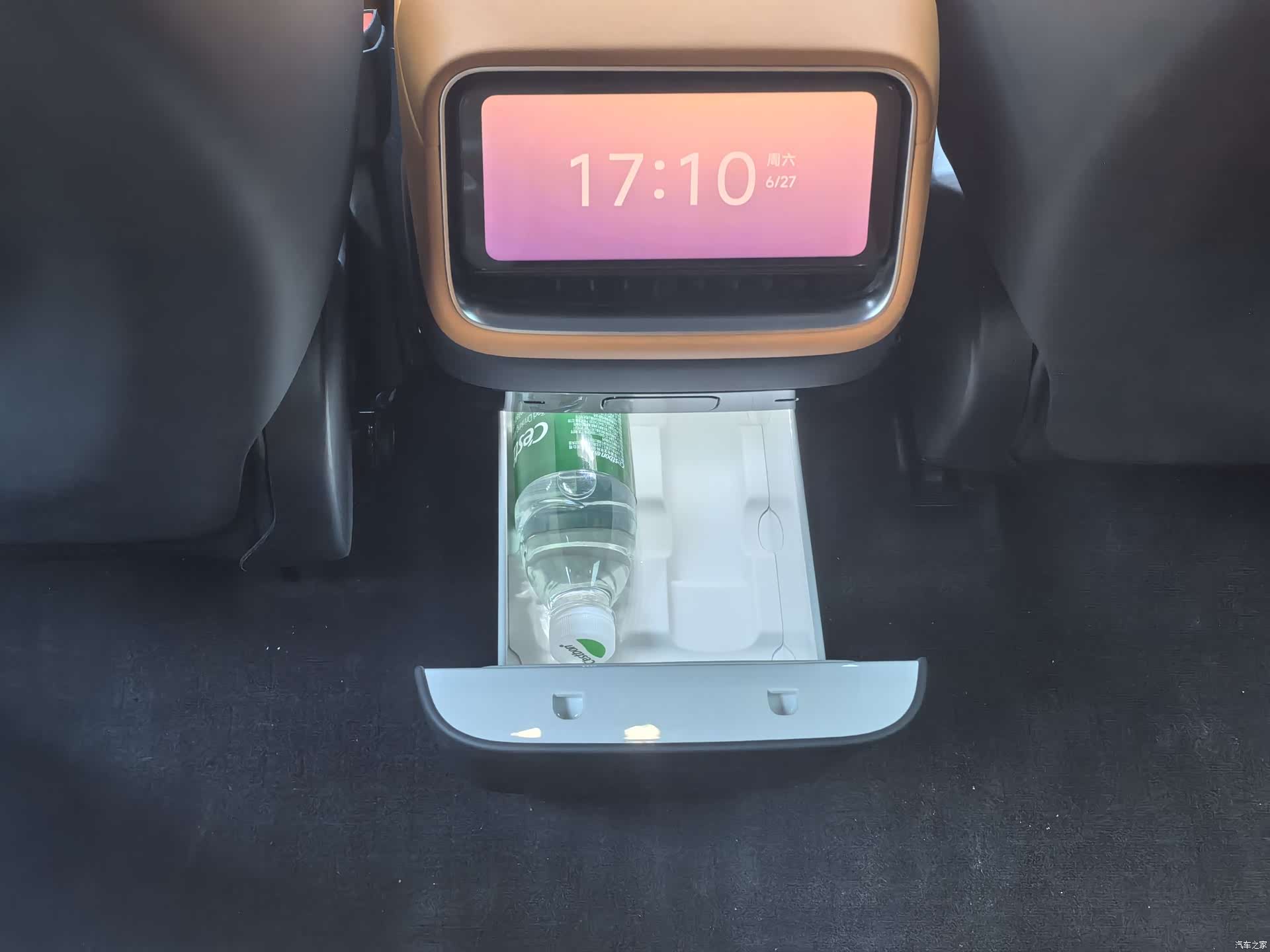 Xiaomi YU7, 2025 10